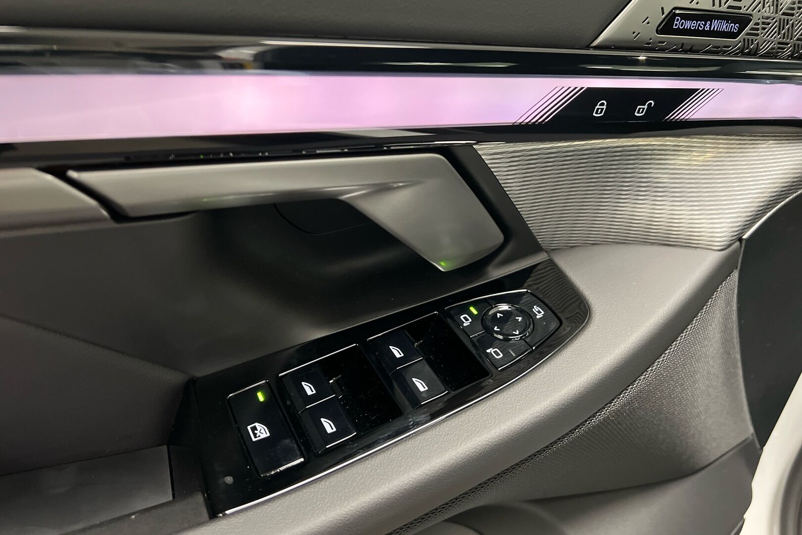 BMW i5 iso kuva 11