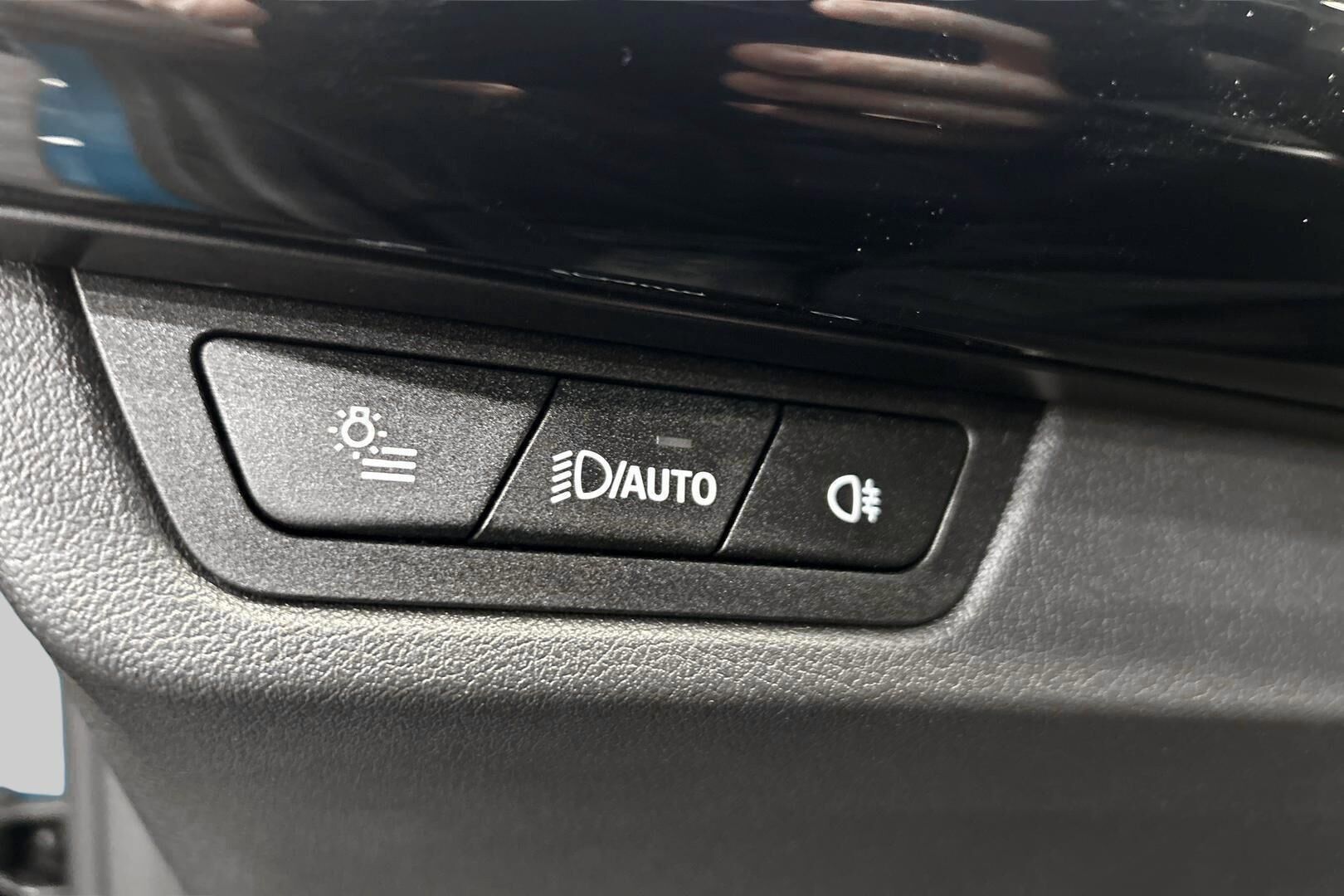 BMW iX1 iso kuva 20