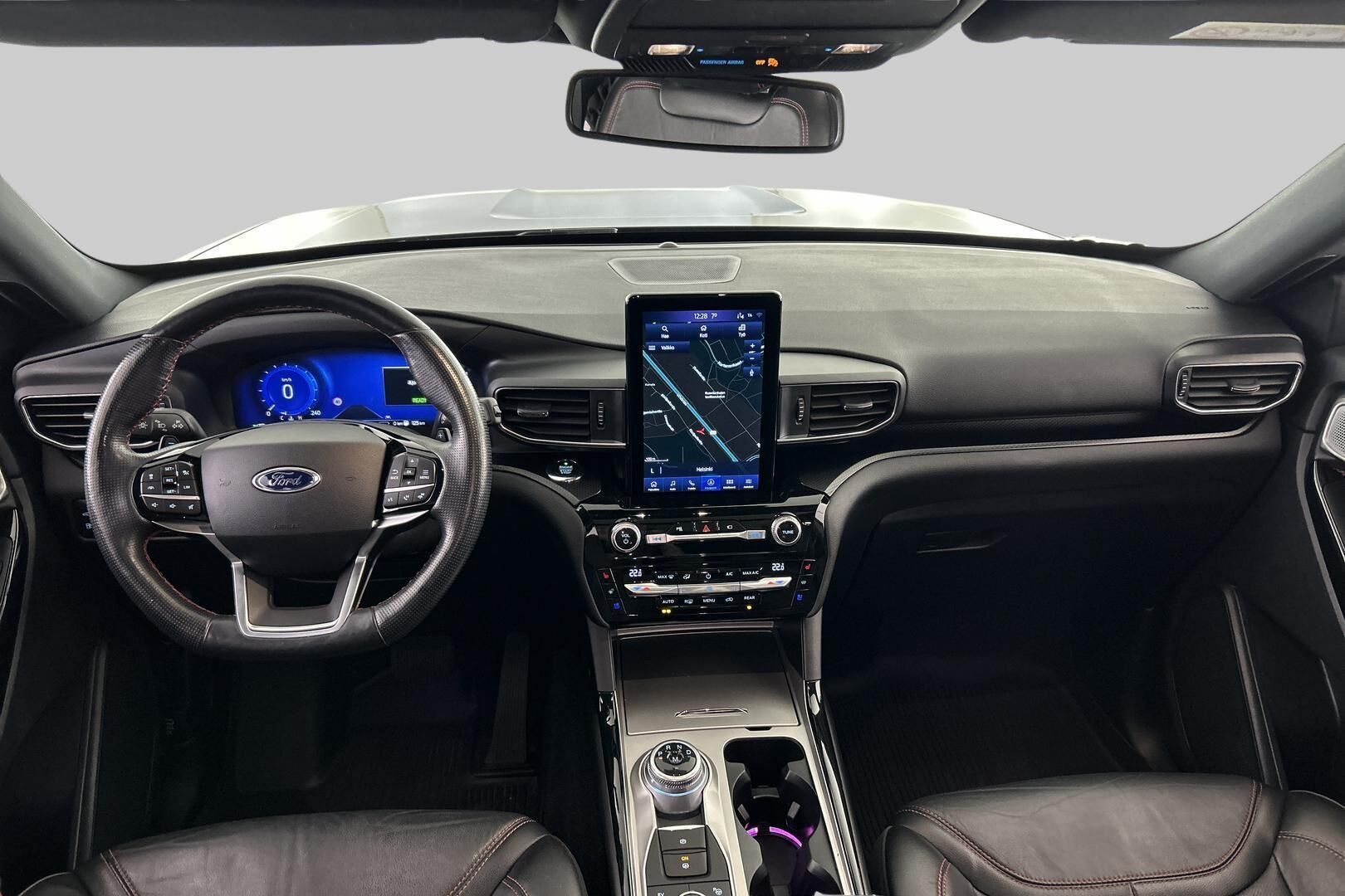 Ford Explorer iso kuva 12