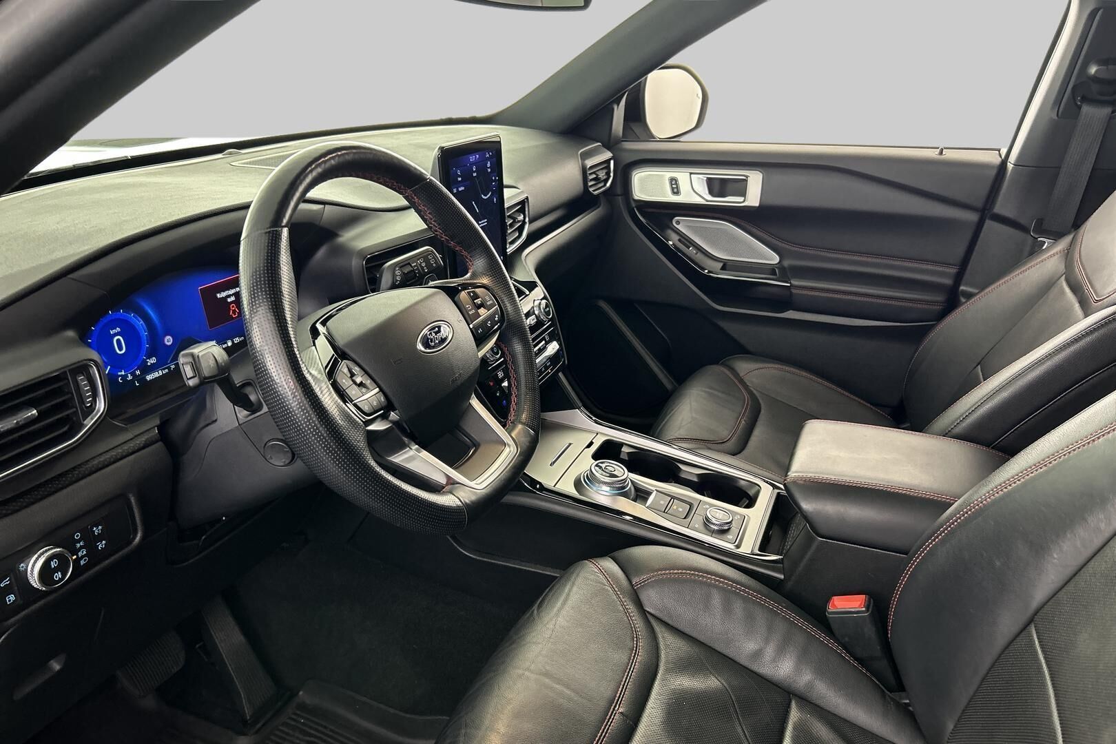 Ford Explorer iso kuva 8