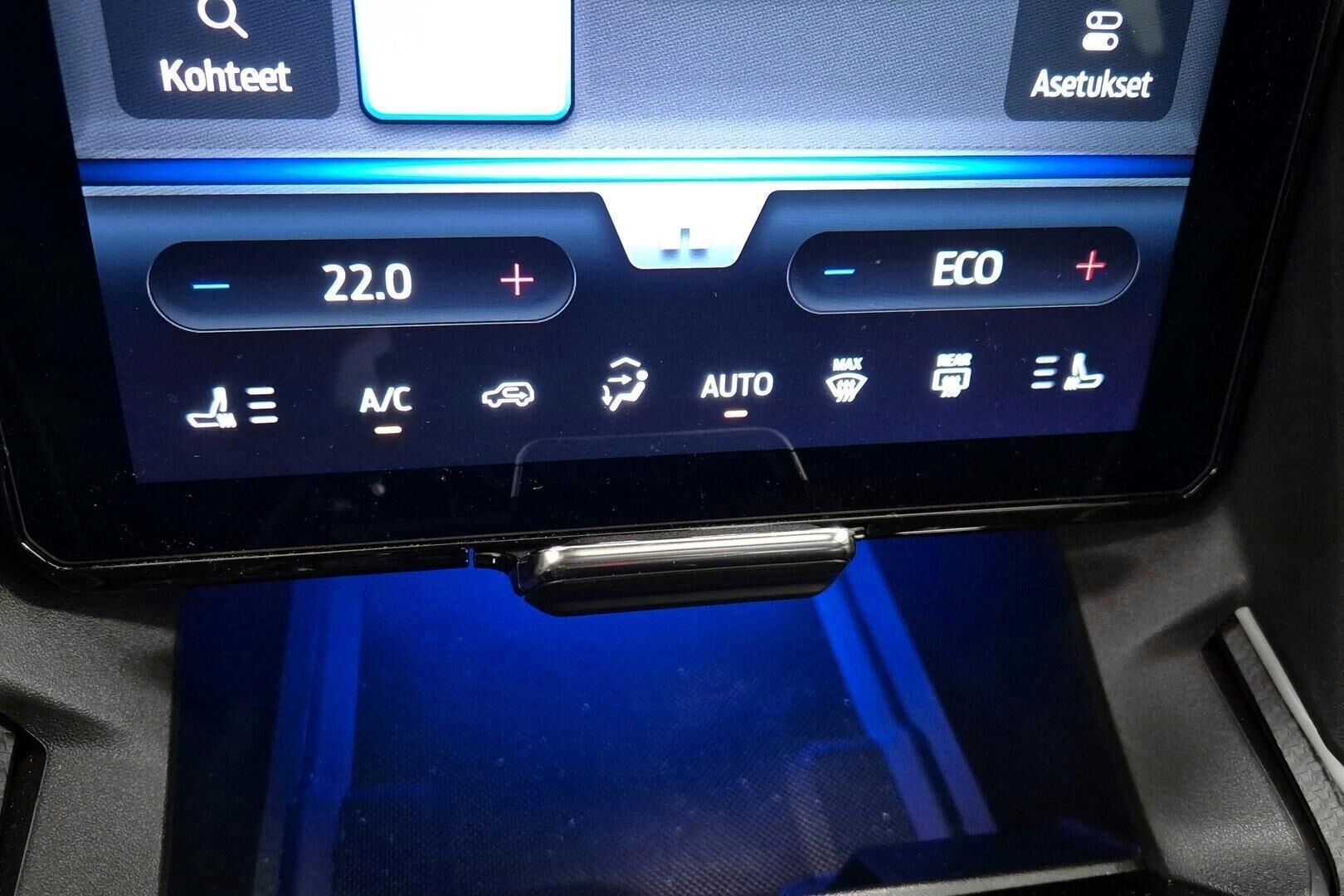 Ford Explorer iso kuva 15