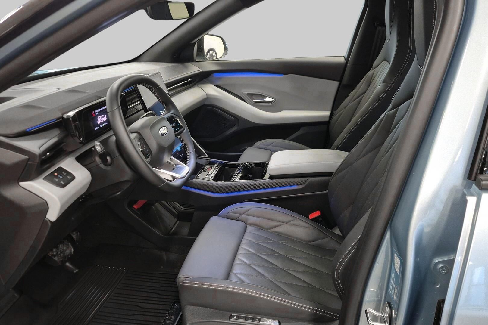 Ford Explorer iso kuva 8