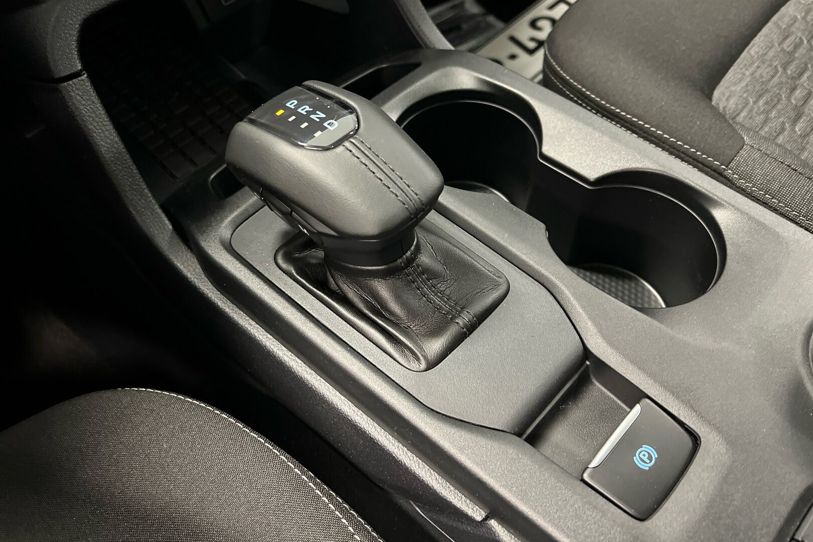 Ford Ranger iso kuva 14