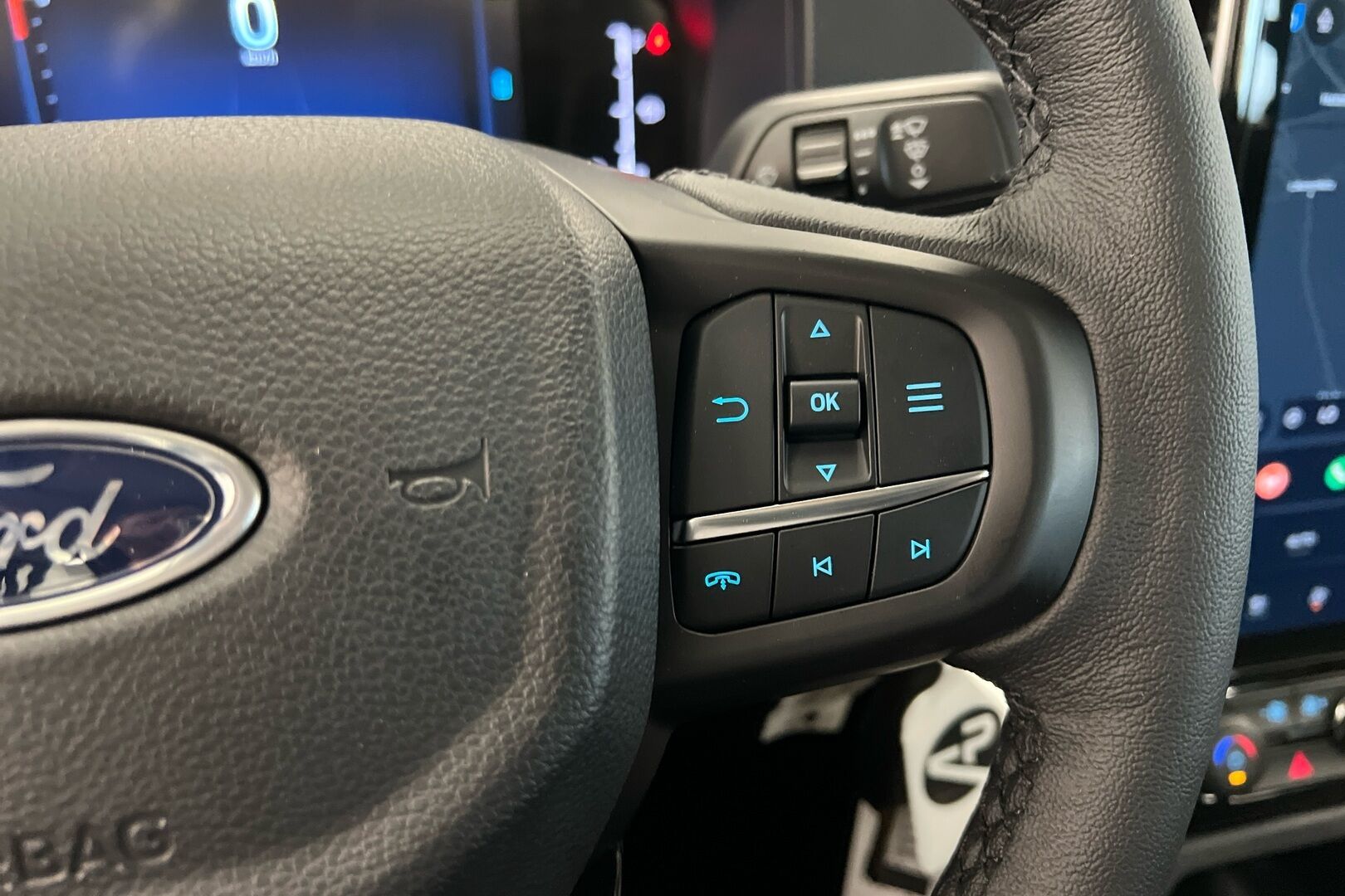 Ford Ranger iso kuva 16