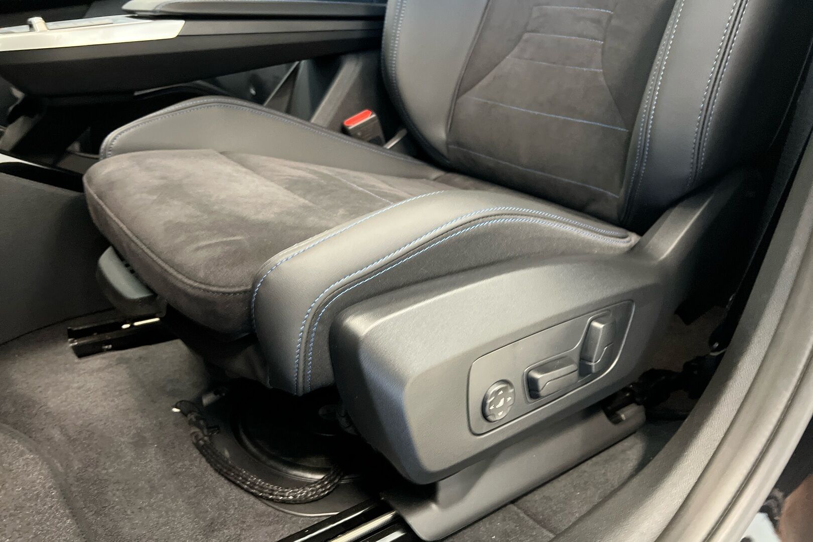 BMW iX2 iso kuva 19