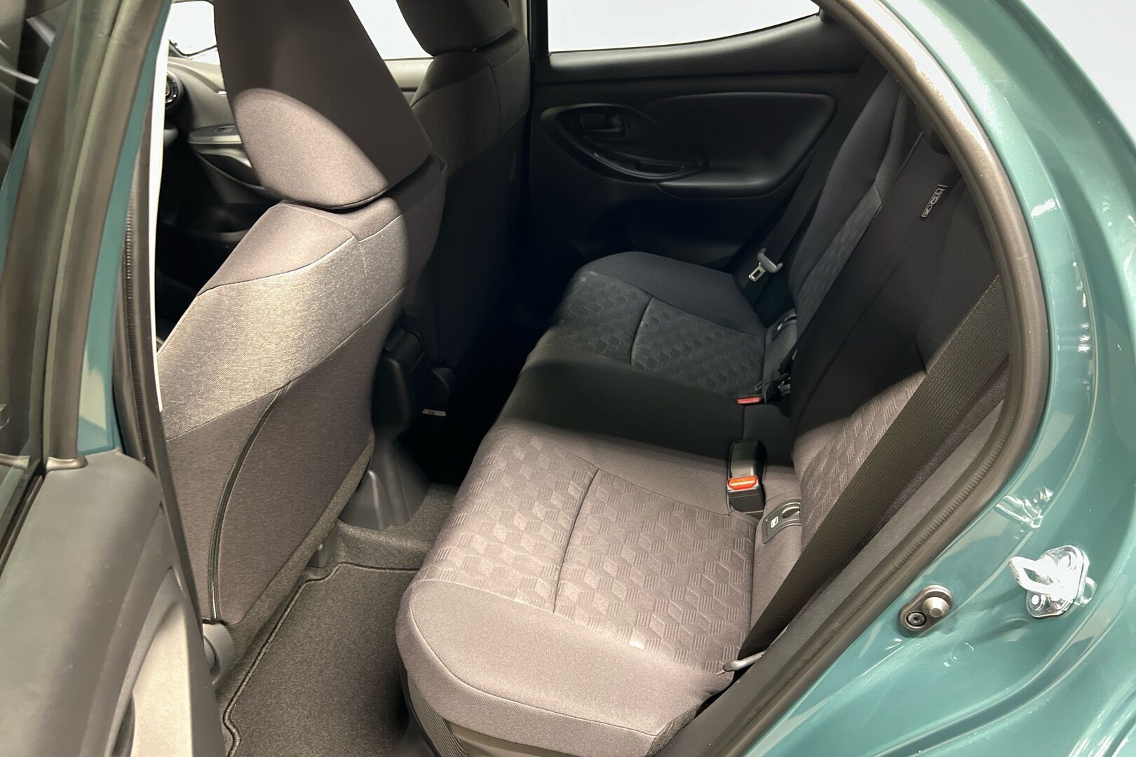 Toyota Yaris iso kuva 8