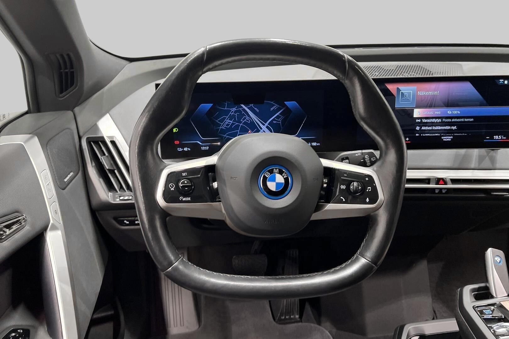 BMW iX iso kuva 31