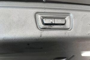 BMW 3-SARJA esikatselu 13