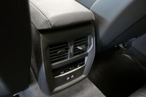 BMW 3-SARJA esikatselu 14