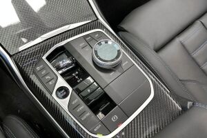 BMW 3-SARJA esikatselu 18