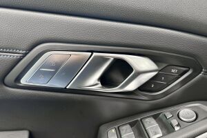 BMW 3-SARJA esikatselu 24