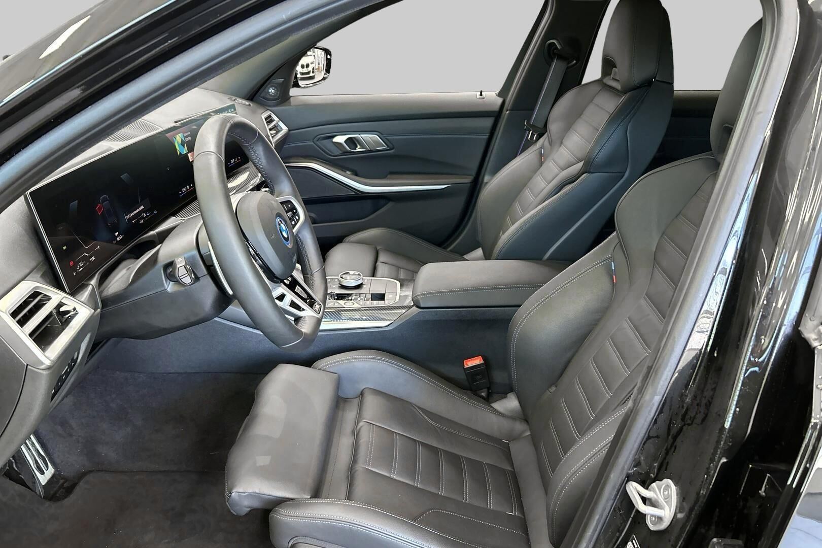 BMW 3-SARJA iso kuva 7