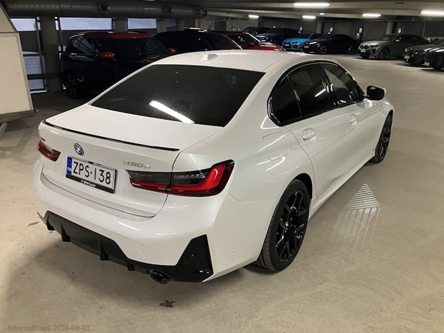 BMW 3-SARJA iso kuva 1