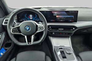 BMW 3-SARJA esikatselu 1