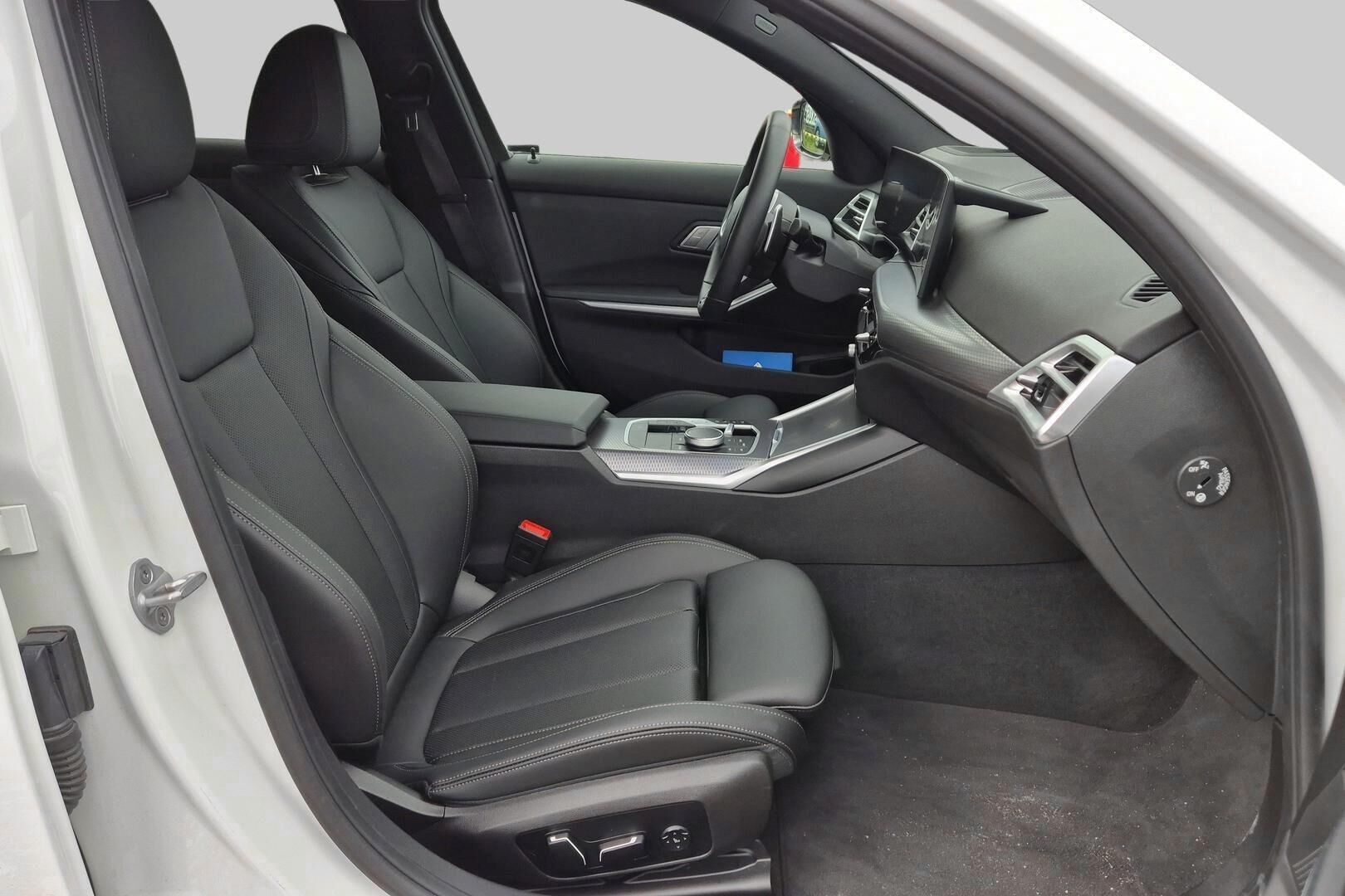 BMW 3-SARJA iso kuva 3