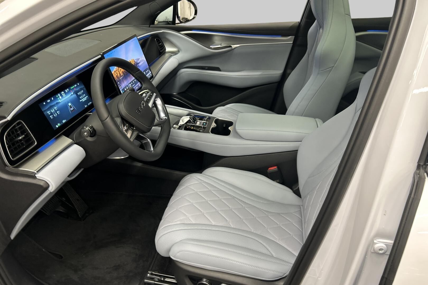 BYD Sealion 7 iso kuva 8