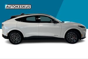 Ford Mustang Mach-E esikatselu 3