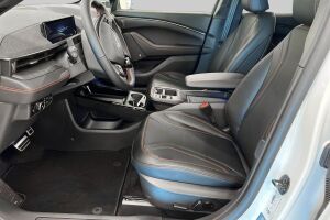 Ford Mustang Mach-E esikatselu 8