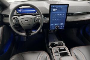 Ford Mustang Mach-E esikatselu 10