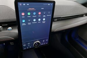 Ford Mustang Mach-E esikatselu 14