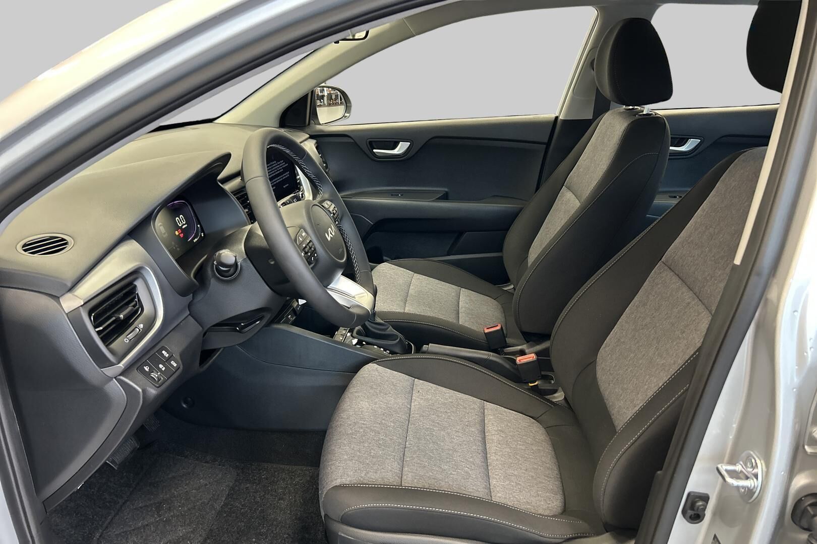 Kia Stonic iso kuva 8