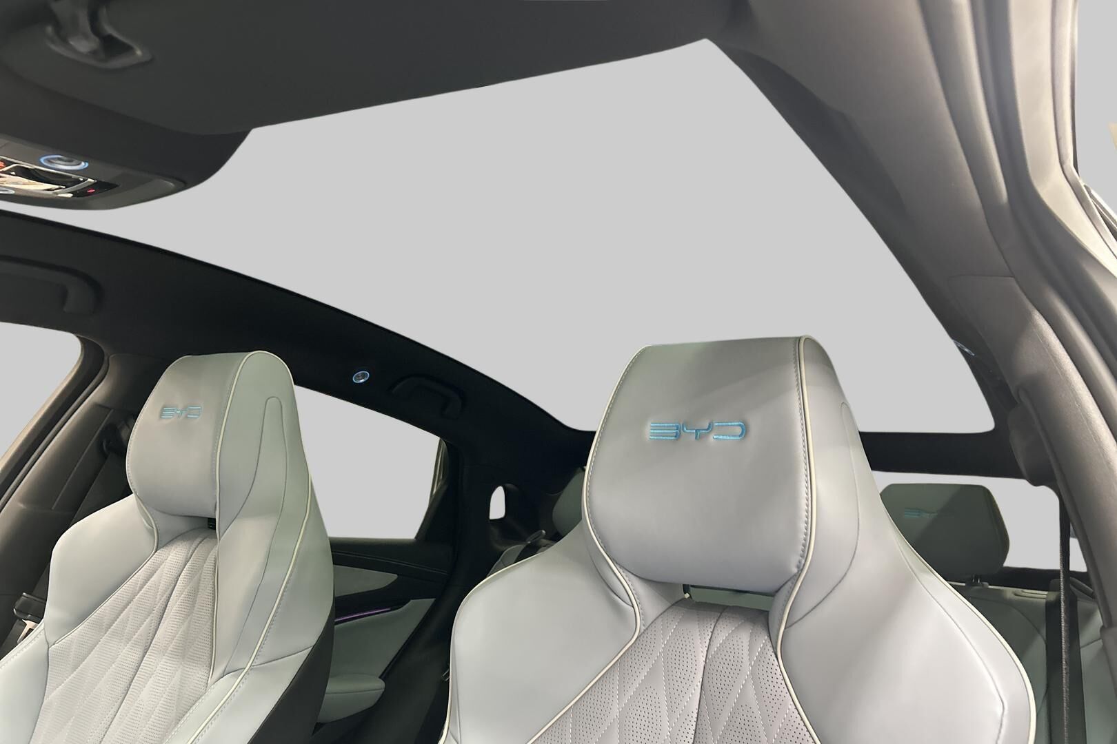 BYD Seal iso kuva 23