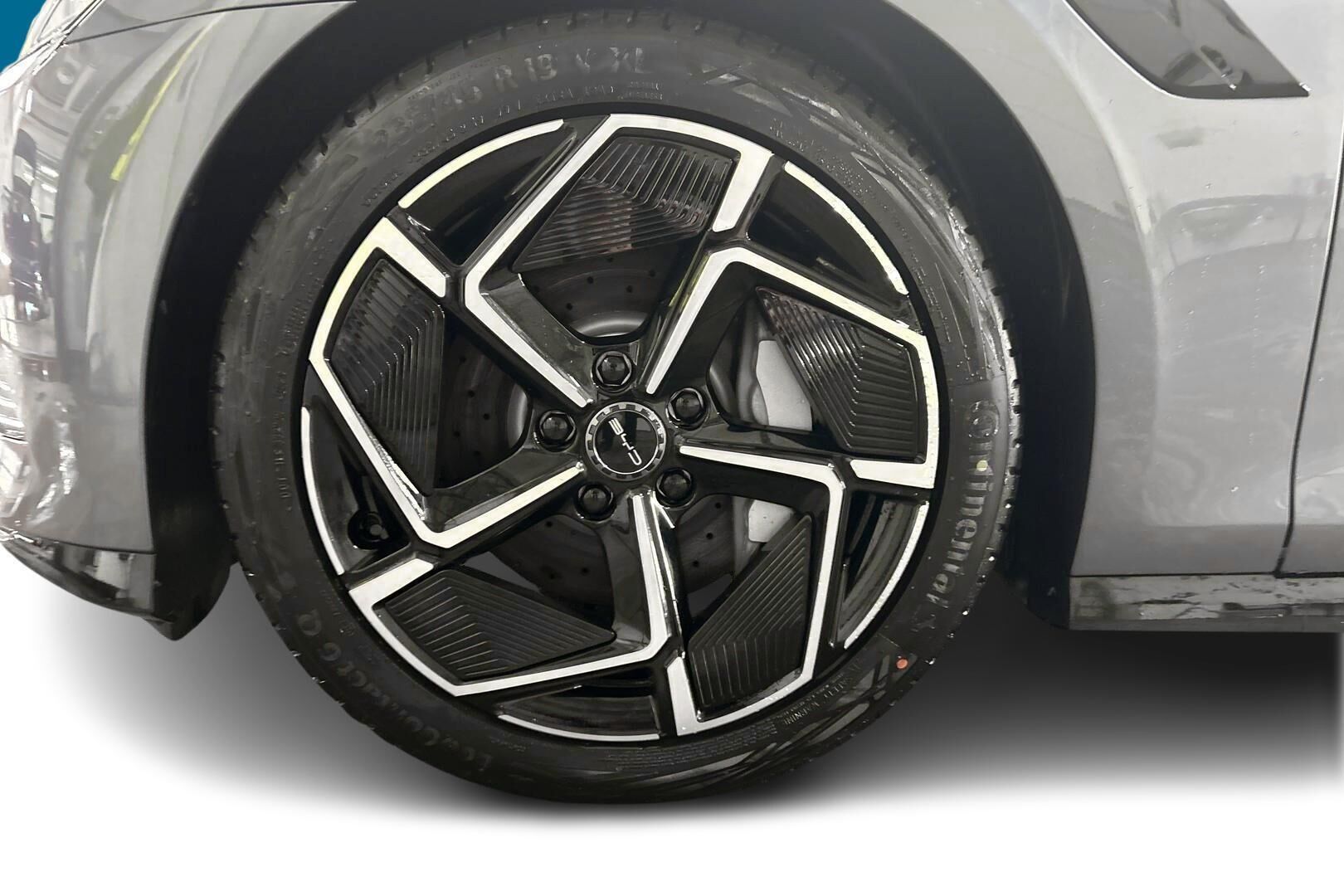 BYD Seal iso kuva 12