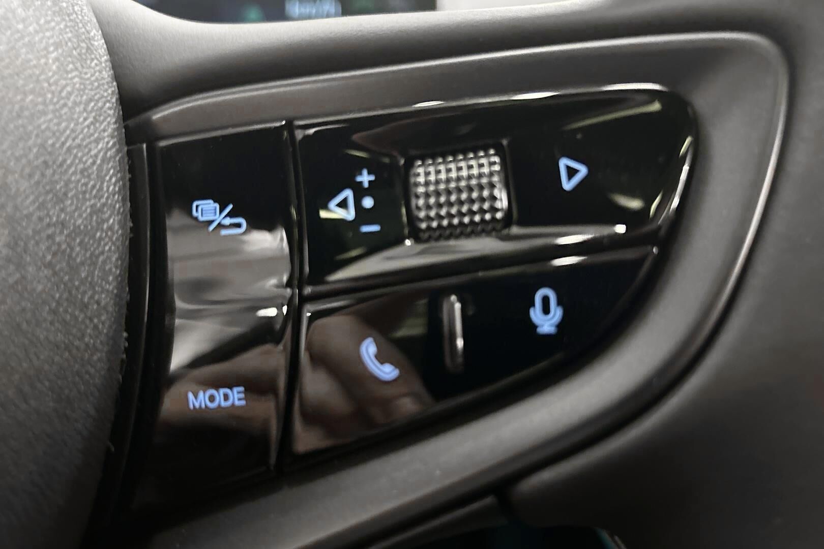 BYD Seal iso kuva 15