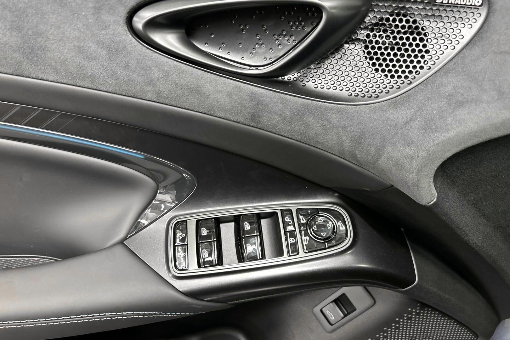 BYD Seal iso kuva 21