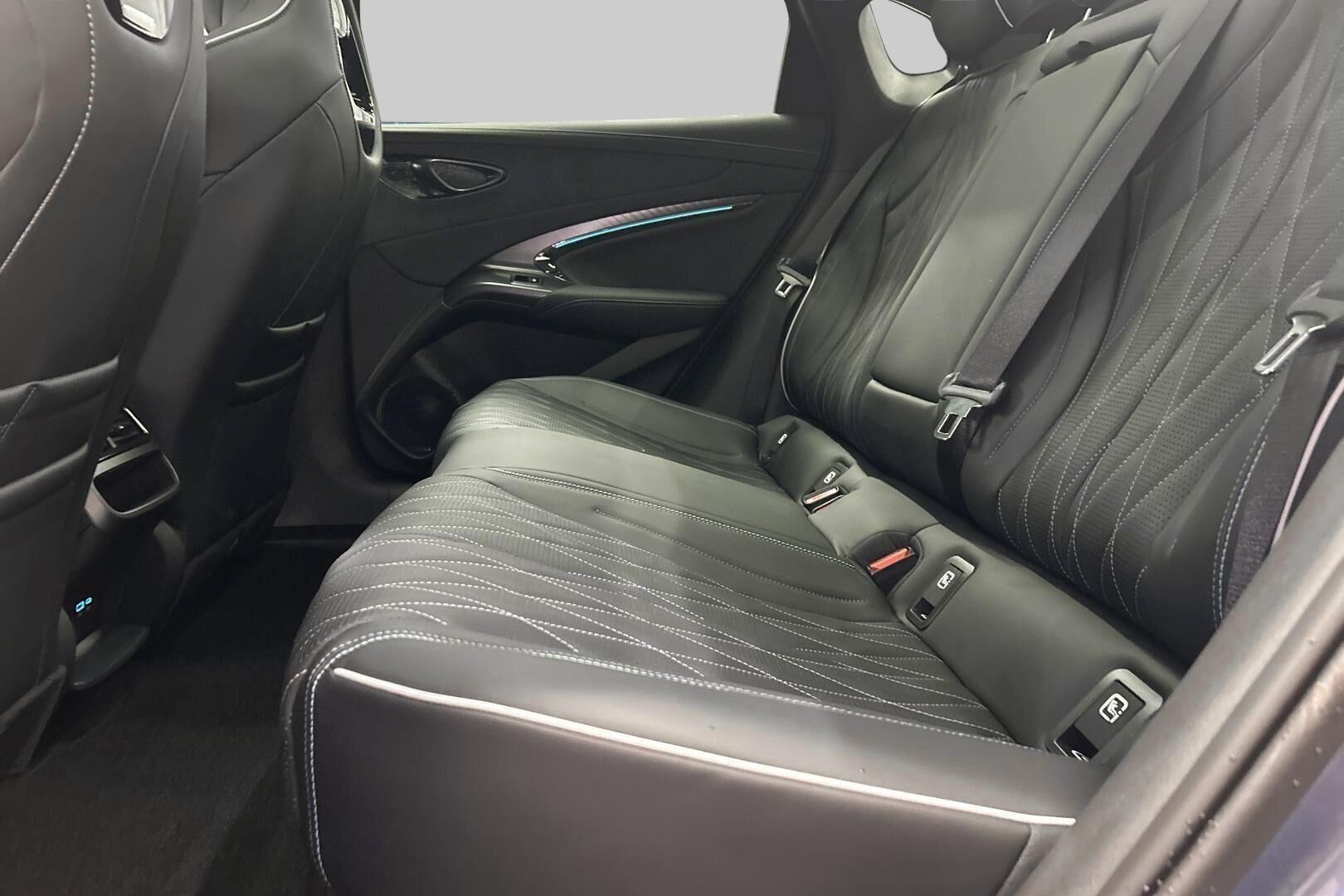 BYD Seal iso kuva 9