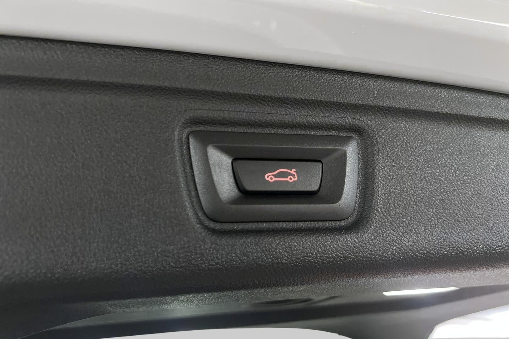 BMW 3-sarja iso kuva 13