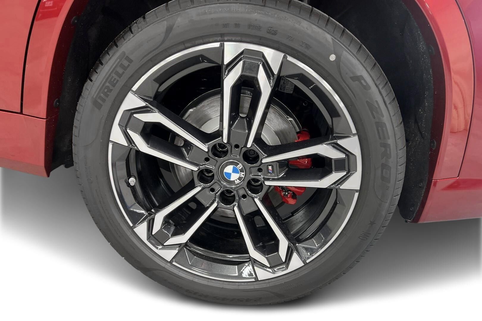 BMW iX1 iso kuva 8