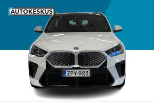 BMW iX2 esikatselu 1
