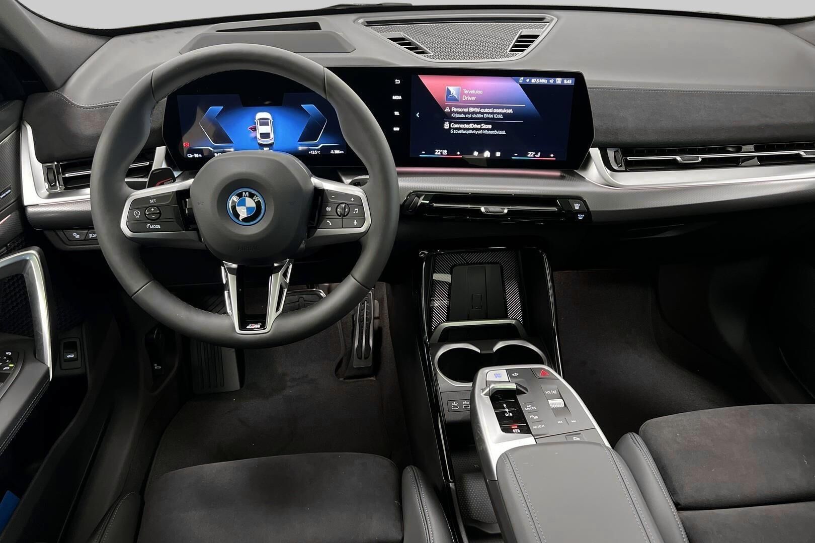 BMW iX2 iso kuva 8