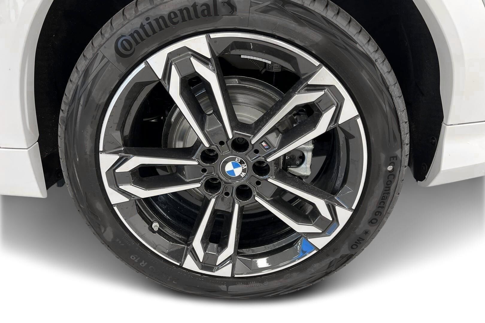 BMW iX2 iso kuva 10