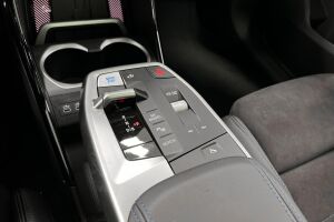BMW iX2 esikatselu 15