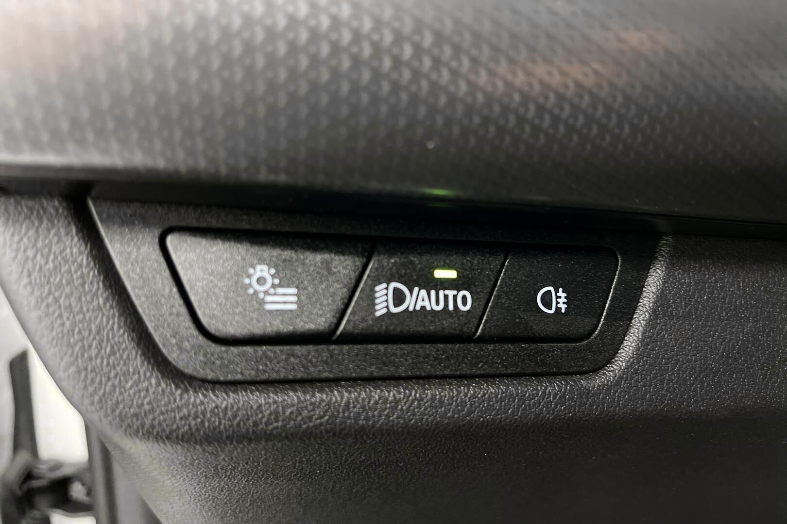 BMW iX2 iso kuva 16