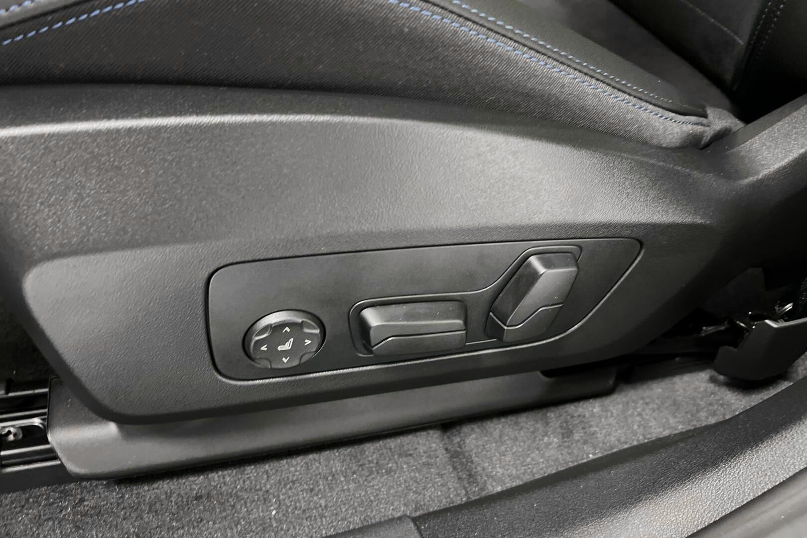 BMW iX2 iso kuva 18