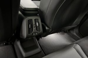 BMW iX2 esikatselu 23