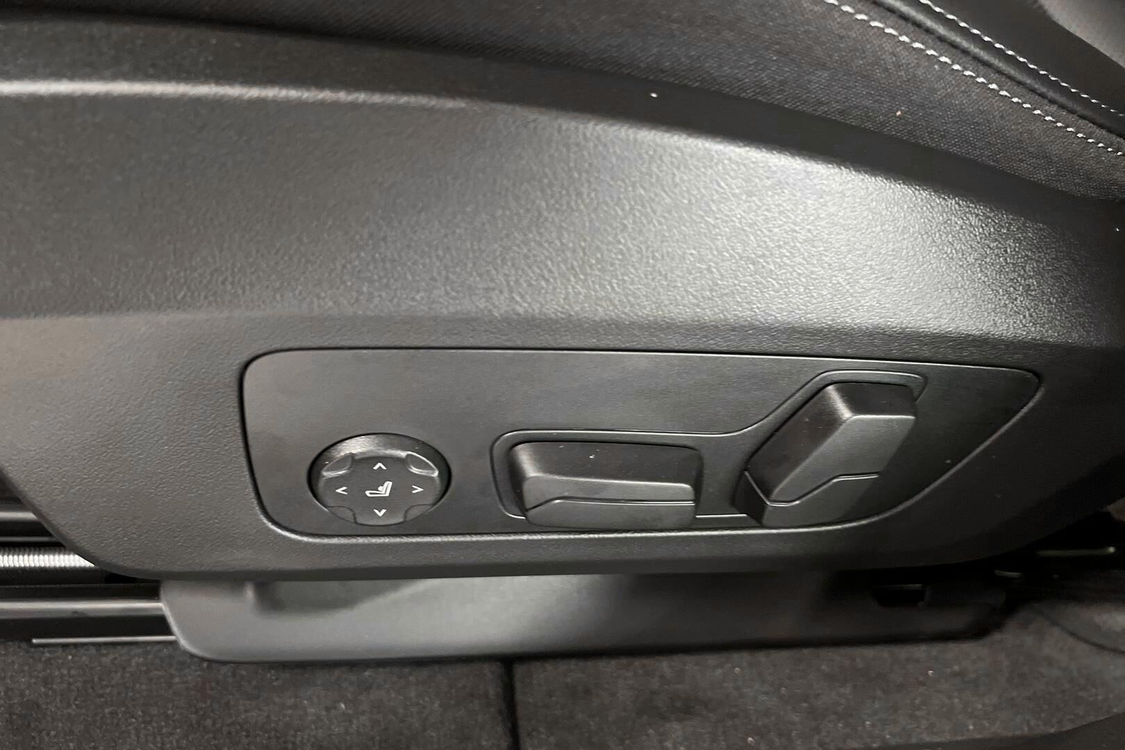 BMW iX2 iso kuva 17