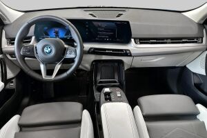 BMW iX2 esikatselu 10