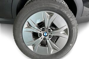 BMW iX2 esikatselu 12