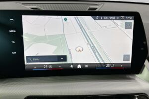 BMW iX2 esikatselu 14