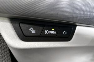 BMW iX2 esikatselu 25