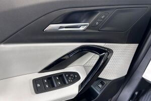 BMW iX2 esikatselu 26