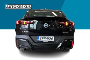 BMW iX2 esikatselu 5