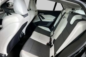 BMW iX2 esikatselu 9