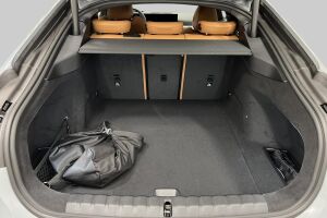 BMW i4 esikatselu 17