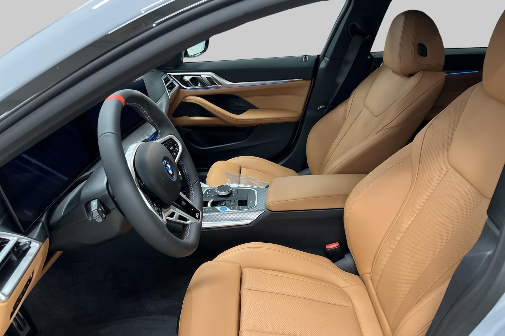 BMW i4 iso kuva 15