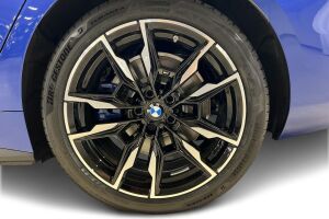 BMW i4 esikatselu 13